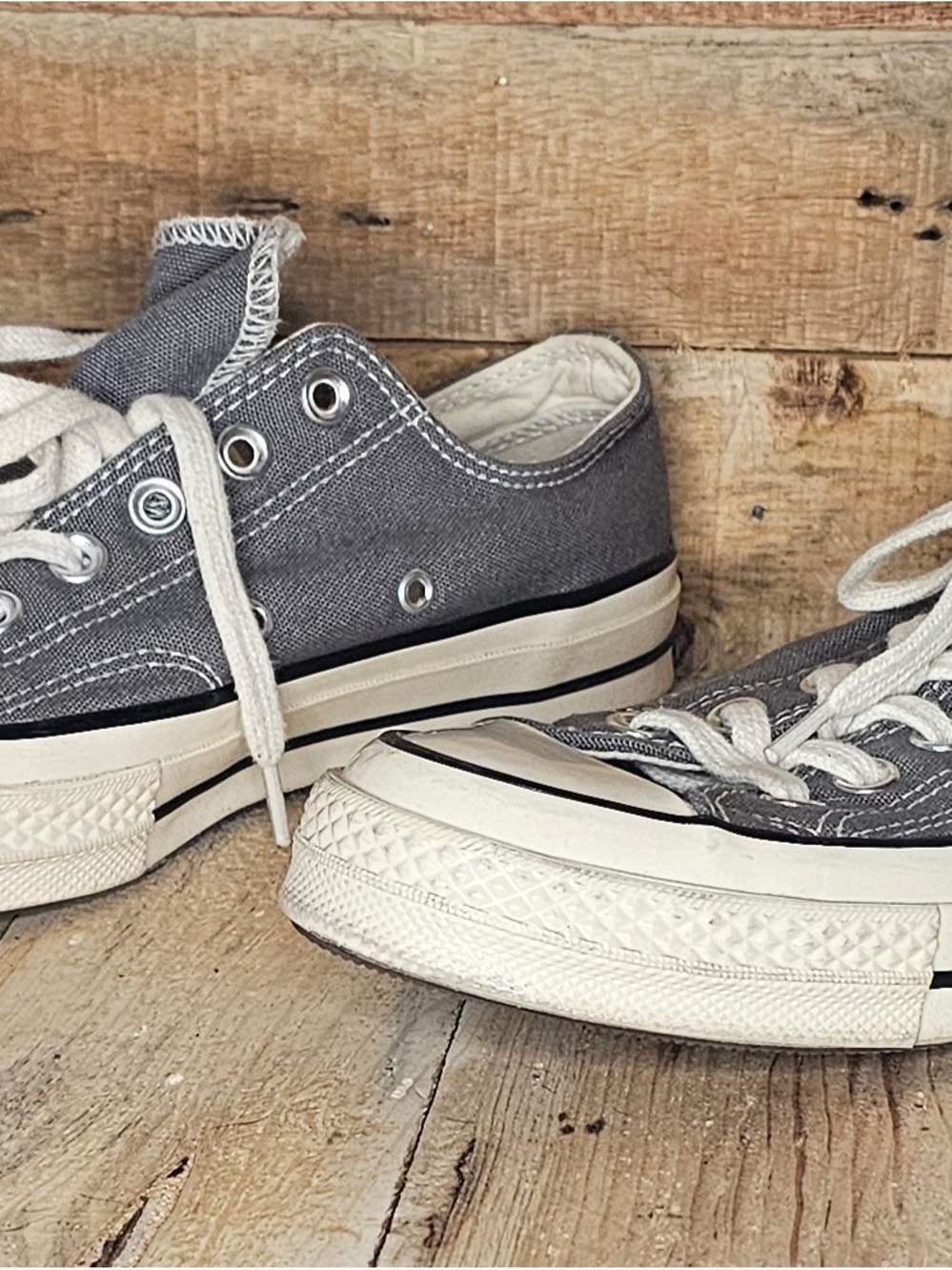 Classic Low-Top Canvas Sneakers in Gray